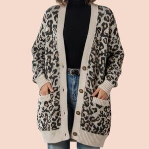 Vigoss Cream and Black‎ Animal Print Cardigan Sz XL